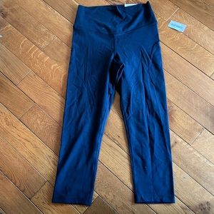 Navy 3/4 legging Go-Dry with extra high rise